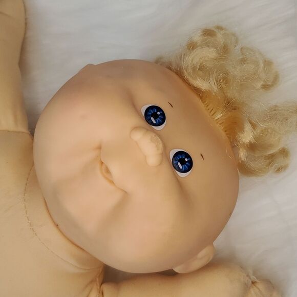 Vintage 1983 Cabbage Patch Blonde Blue Eyes Preemie Plush Doll With Clothes - Picture 14 of 17